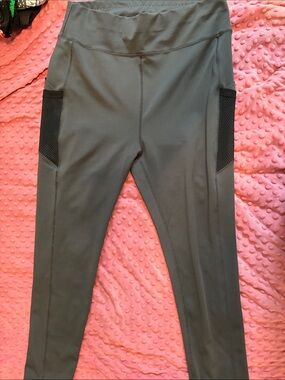 POP Fit Grey High-Waist Leggings with Side Mesh Pockets